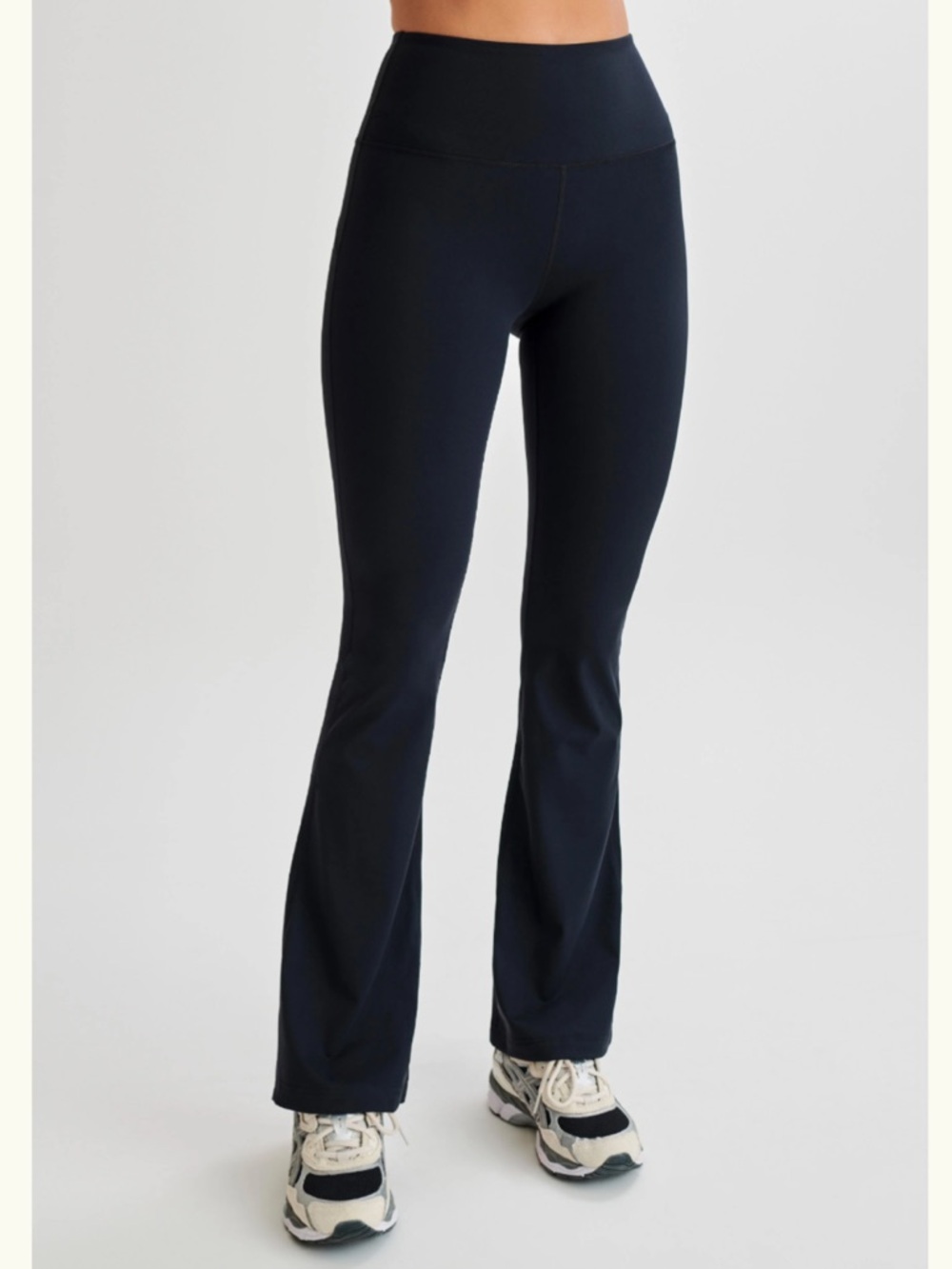 MESHKI Jessie Flared Yoga pants XS